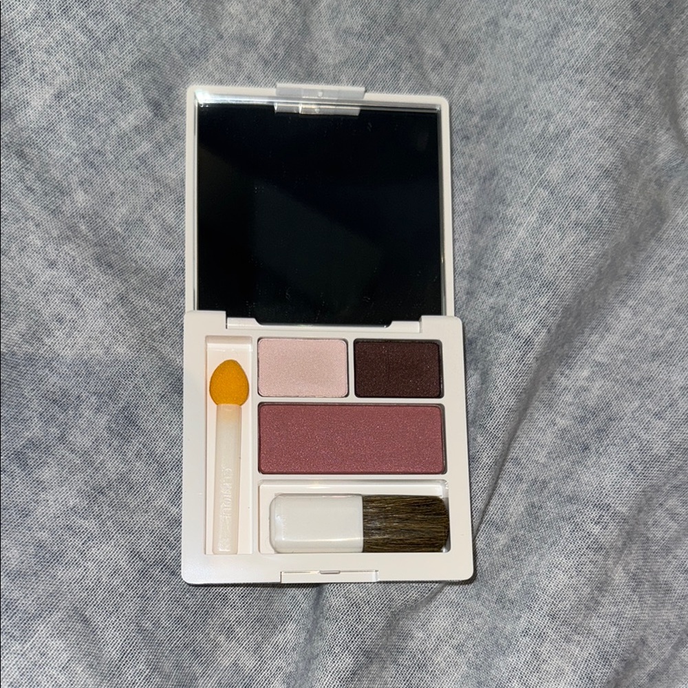 Clinique Vera Wang Pink and Brown Eyeshadow Palette for Versatile Looks